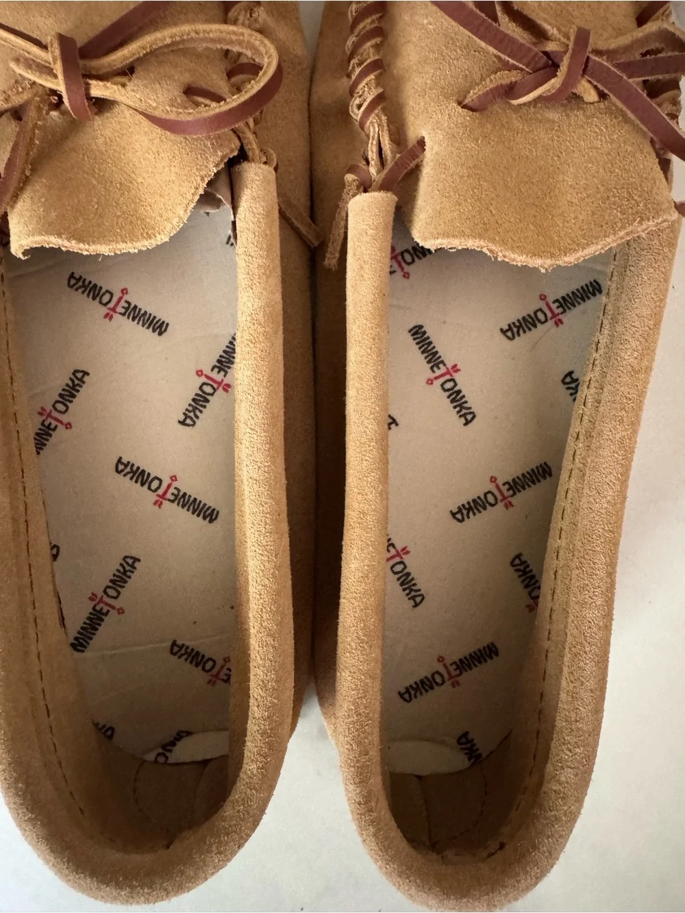 Minnetonka Men’s Softsole Laced Moccasins Tan • Size 8 New Without Box